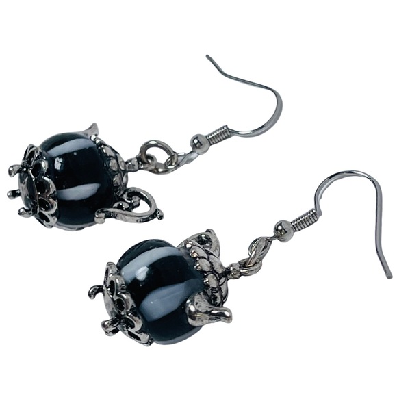 Striped glass black & white teapot dangly charm earrings NEW - Picture 6 of 7